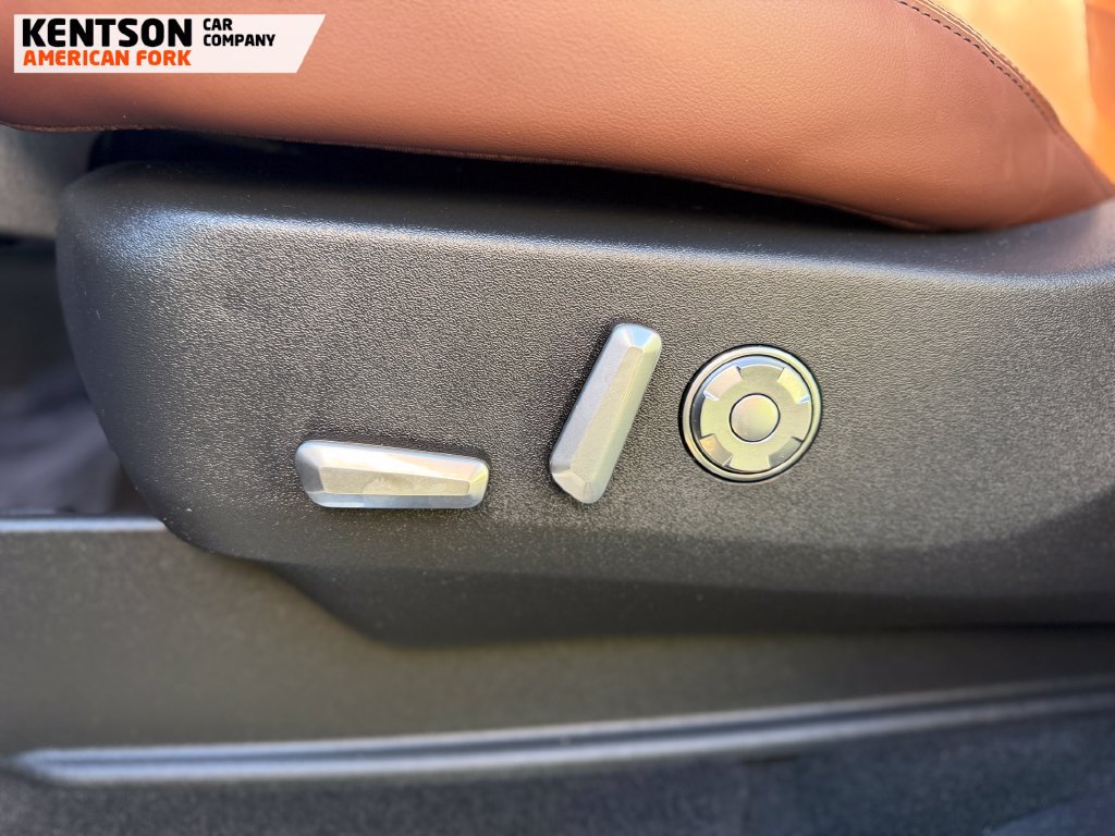 Used 2025 Lincoln Navigator Reserve AWD/4WD image 30