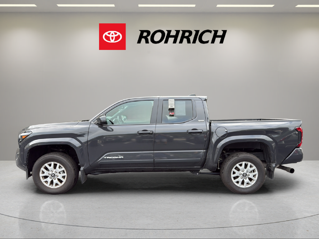 Certified 2025 Toyota Tacoma SR5 AWD/4WD image 9