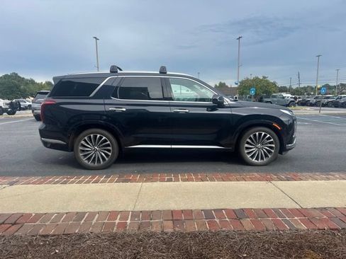Used 2024 Hyundai Palisade Calligraphy FWD image 5