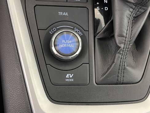 Used 2024 Toyota RAV4 XSE w/ Weather Package AWD/4WD image 27