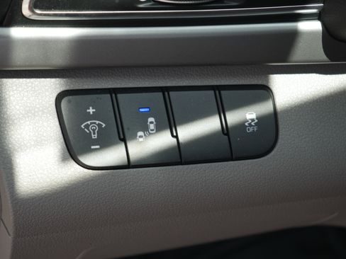Used 2018 Hyundai Elantra SEL FWD image 5