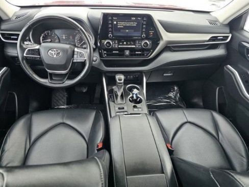 Used 2022 Toyota Highlander XLE image 5