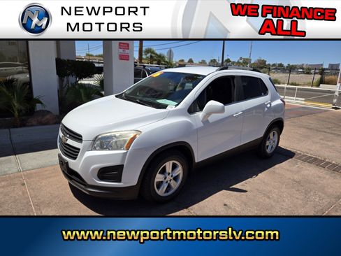 Used 2016 Chevrolet Trax LT w/ LT Convenience Package FWD image 1