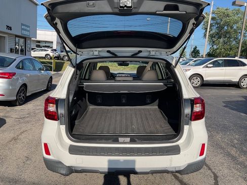 Used 2017 Subaru Outback 2.5i Premium AWD/4WD image 11