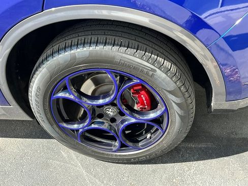 Used 2023 Alfa Romeo Stelvio Ti image 14