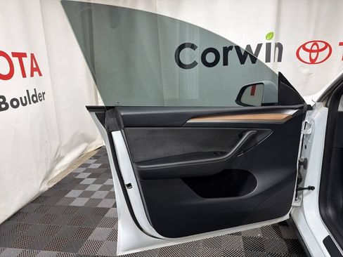 Used 2023 Tesla Model Y Long Range AWD/4WD image 19