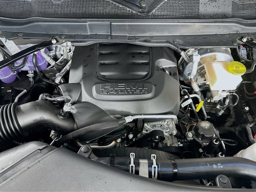 New 2026 RAM 2500 Laramie AWD/4WD image 18