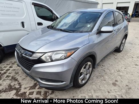 Used 2018 Honda HR-V LX image 3