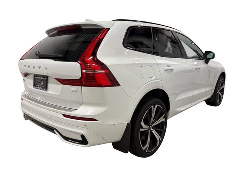 Used 2022 Volvo XC60 T8 R-Design w/ Advanced Package AWD/4WD image 4
