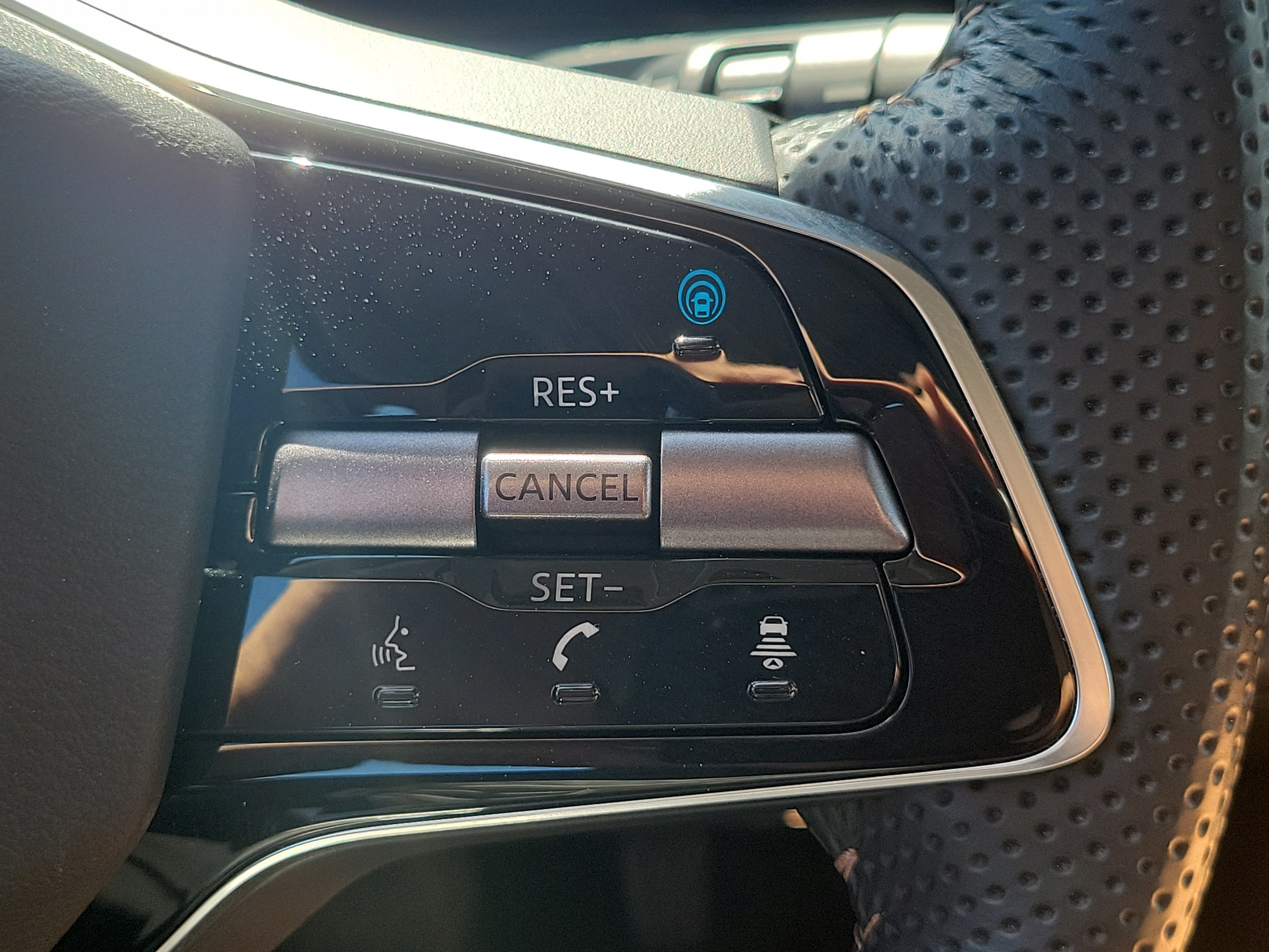 Used 2024 Nissan Ariya AWD image 23