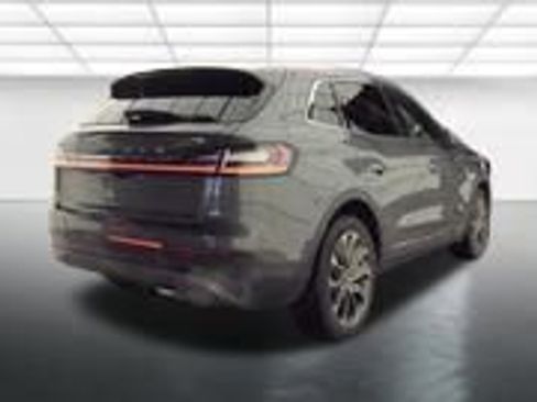 Used 2022 Lincoln Nautilus Reserve image 9