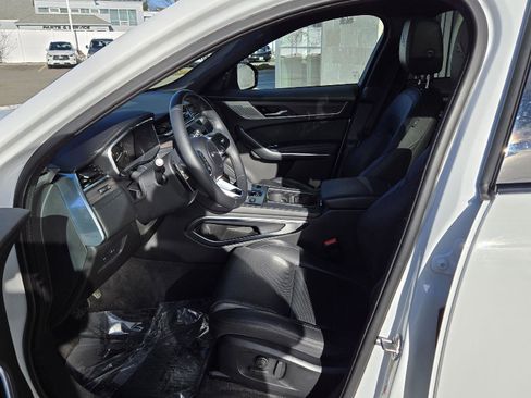 Used 2023 Jaguar F-PACE S image 3