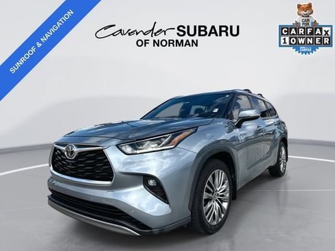 Used 2022 Toyota Highlander Platinum AWD/4WD image 1