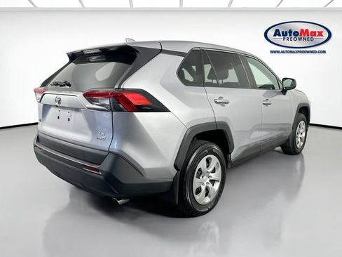 Used 2022 Toyota RAV4 LE AWD/4WD image 2