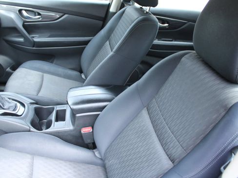 Used 2017 Nissan Rogue S AWD/4WD image 15