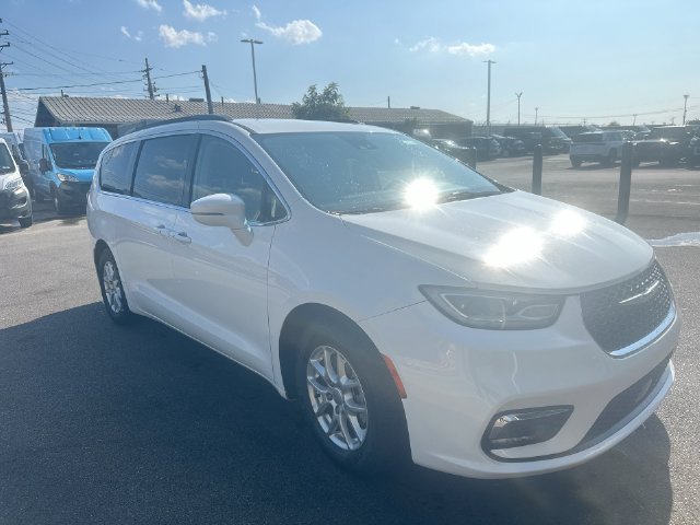 Used 2022 Chrysler Pacifica Touring-L FWD image 12