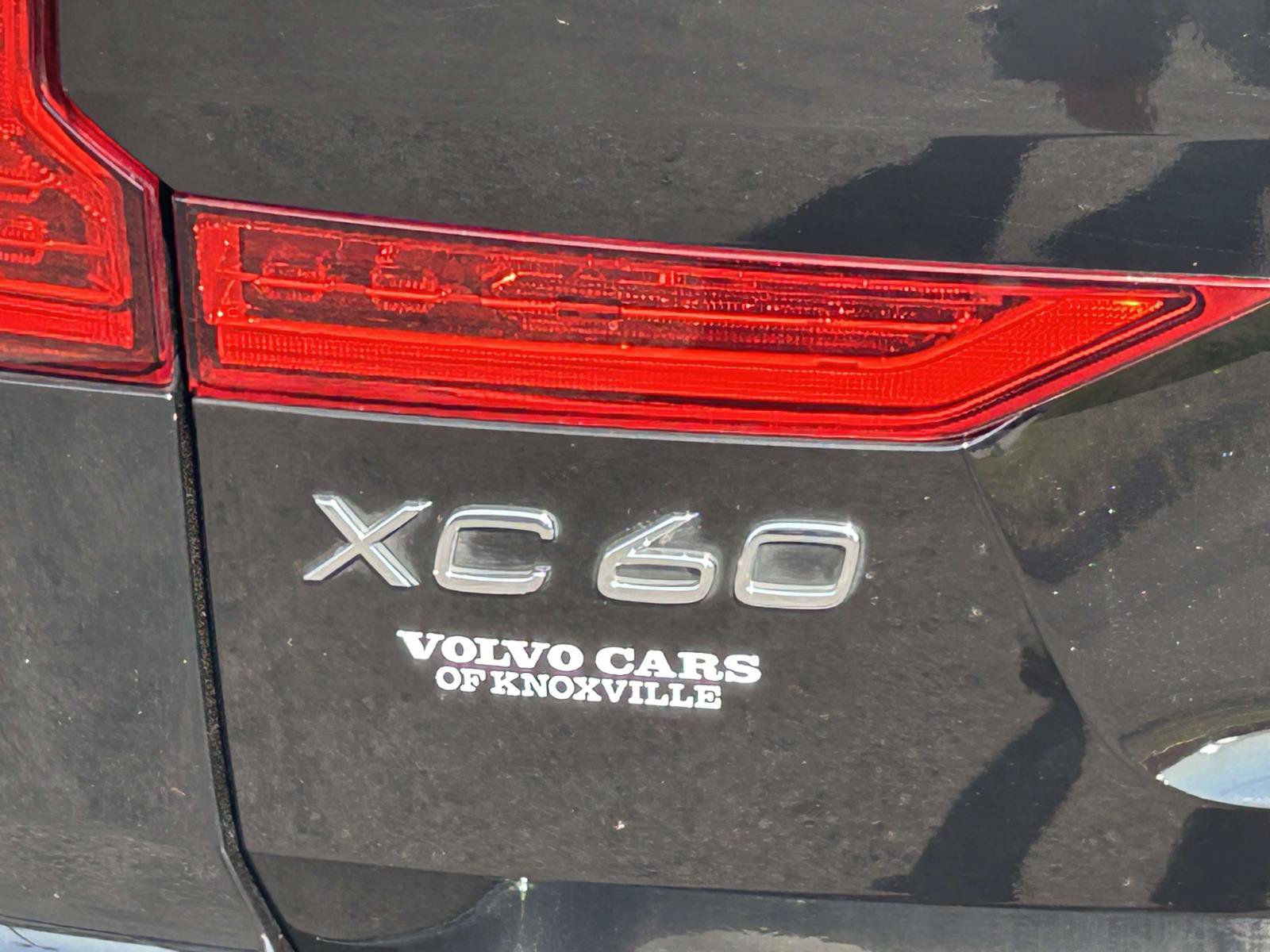 Certified 2024 Volvo XC60 B5 Ultimate w/ Protection Package Premier AWD/4WD image 15