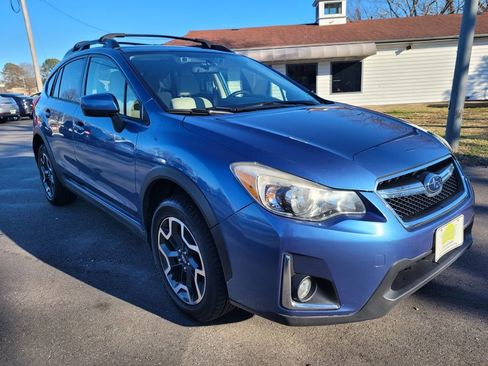 Used 2016 Subaru Crosstrek 2.0i Premium image 3