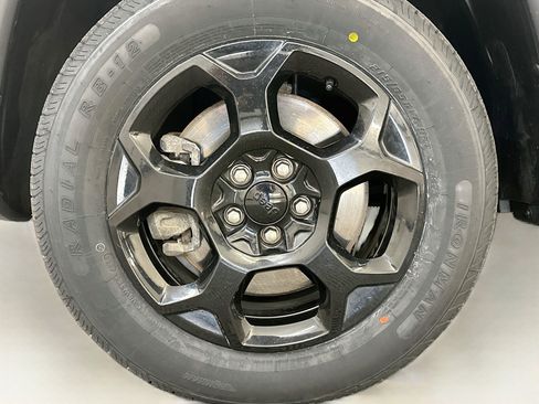 Used 2023 Jeep Compass Trailhawk w/ Trailhawk Elite Group AWD/4WD image 11