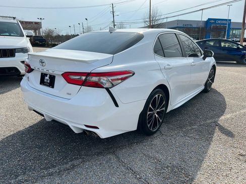 Used 2018 Toyota Camry SE w/ Audio Package image 17