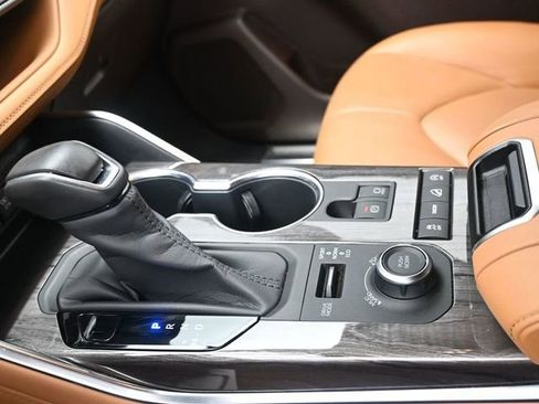 Used 2020 Toyota Highlander Platinum image 11