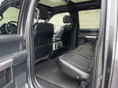 Used 2019 Ford F150 Lariat w/ Equipment Group 502A Luxury AWD/4WD image 14