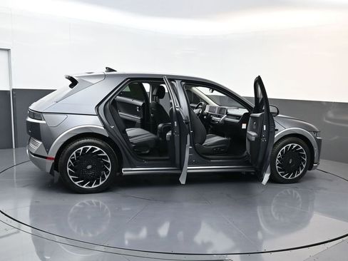 Certified 2023 Hyundai Ioniq 5 Limited w/ Cargo Package image 30