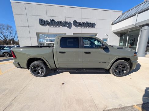 New 2026 RAM 1500 4x4 Crew Cab image 4