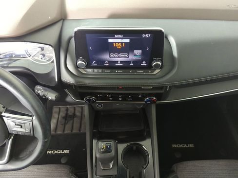 Used 2021 Nissan Rogue S image 14