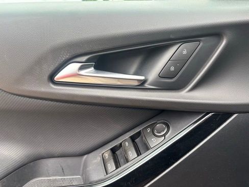 New 2026 Chevrolet Equinox LT w/ Convenience Package II FWD image 23