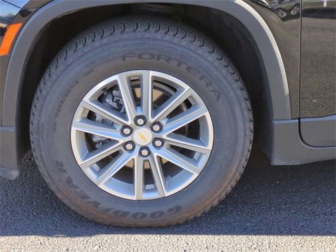 Used 2022 Chevrolet Traverse LT image 32