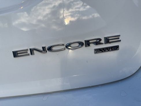 Used 2021 Buick Encore Preferred image 9