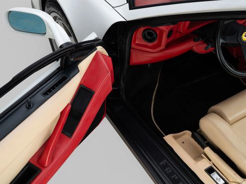 Used 1991 Ferrari Testarossa image 7