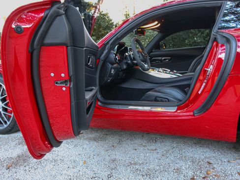 Used 2018 Mercedes-Benz AMG GT S image 96