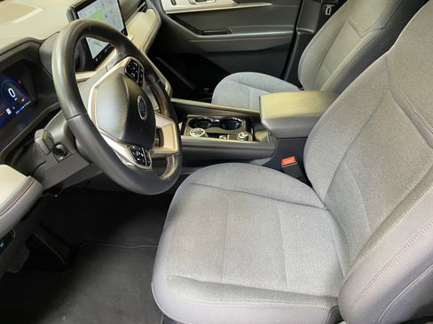 Used 2025 Ford Explorer Active image 20