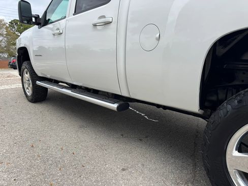 Used 2011 Chevrolet Silverado 2500 LTZ w/ LTZ Plus Package image 35
