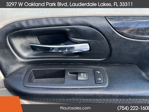 Used 2016 Dodge Grand Caravan SXT w/ Rear Park Assist Package image 45