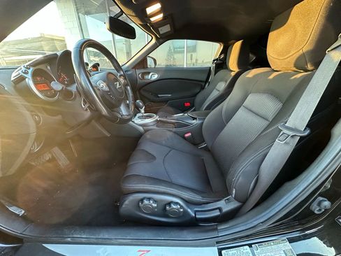 Used 2015 Nissan 370Z Coupe image 10