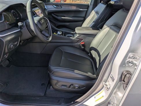 New 2025 Jeep Grand Cherokee Limited image 14