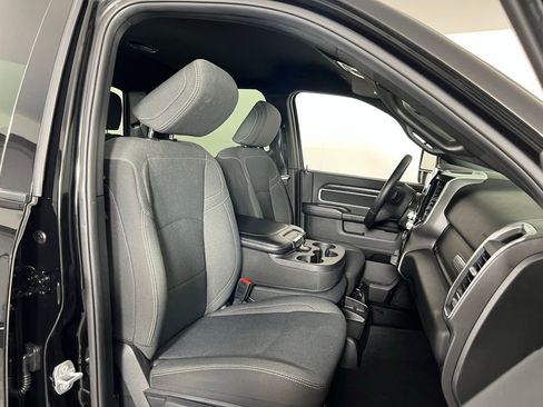 Used 2024 RAM 2500 Big Horn w/ Safety Group image 31