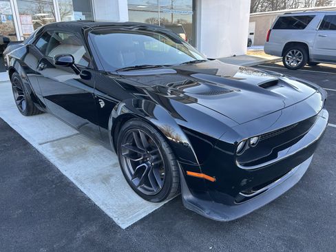 Used 2018 Dodge Challenger SRT Hellcat image 1