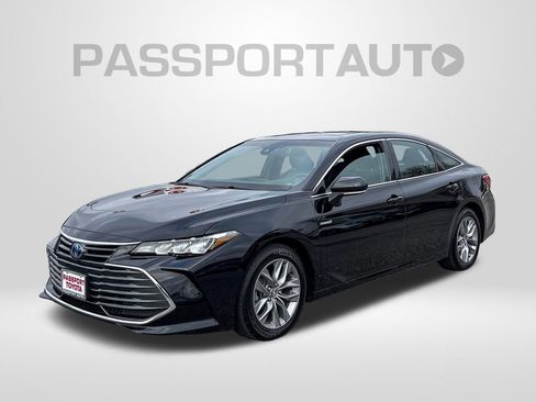 Used 2020 Toyota Avalon XLE image 1