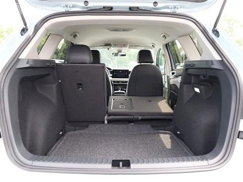 New 2025 Volkswagen Taos SE image 8