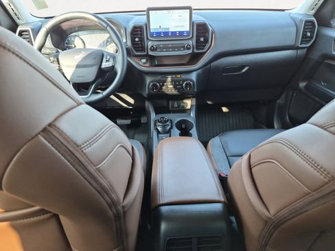 Used 2024 Ford Bronco Sport Outer Banks w/ Tech Package image 3