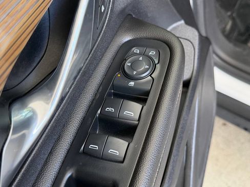 Used 2020 GMC Terrain SLE FWD image 36
