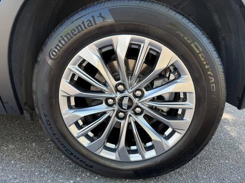 Used 2025 Cadillac XT4 Premium Luxury FWD image 27