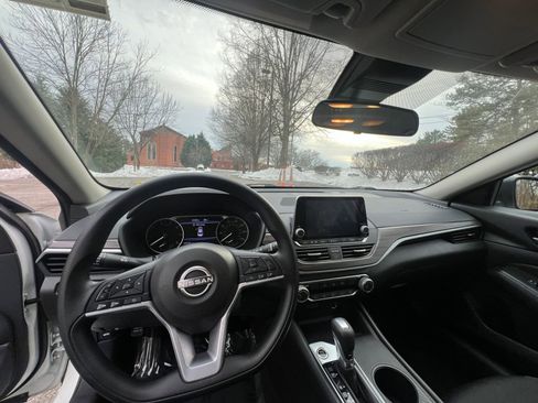 Used 2025 Nissan Altima 2.5 SV image 27