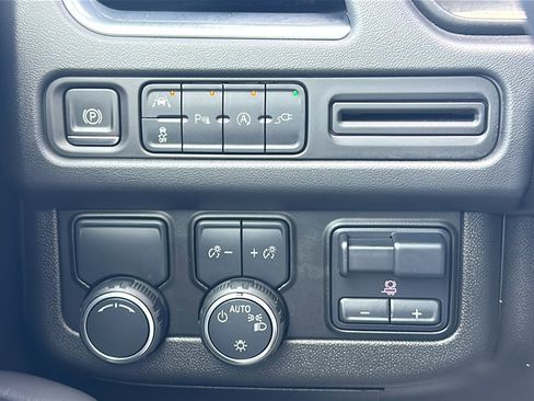 Used 2021 Chevrolet Tahoe LT w/ LT Signature Package image 37