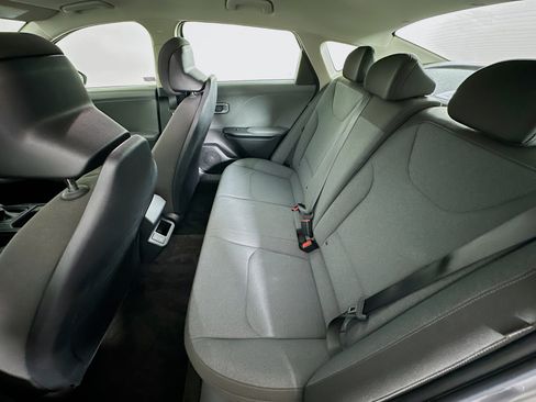 Used 2025 Kia K4 FWD image 27