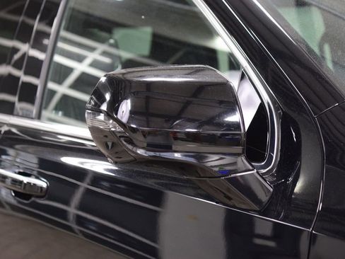 Used 2024 Cadillac Escalade ESV Premium Luxury Platinum AWD/4WD image 16